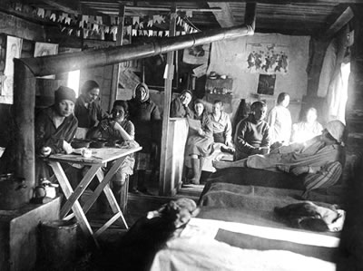 Gulag women in overcrowded barracks. Courtesy of the International Memorial Society.
